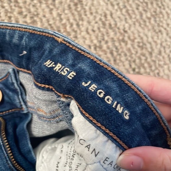 Hi-Rise American Eagle Jeggings - Picture 3 of 7